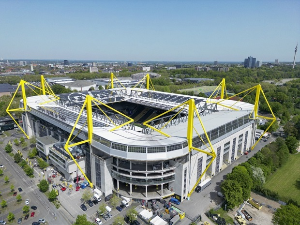 БВБ стадион Дортмунд – чувени темељ Жутог зида