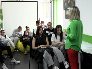 Крушевац: Нутрициониста са средњошколцима о правилној исхрани