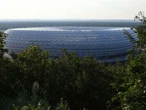 Минхенска арена – светлеће чудо које ће Србија добро упознати