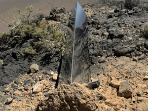 Мистериозни монолит је "нестао" у песку пустиње у Невади 