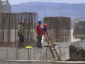 Екипа РТС-а на градилишту Експа – постављају се шипови за Национални стадион