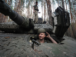 Зеленски повећава производњу војне опреме; Русија: Напредујемо на истоку Украјине