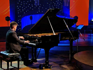 Пијаниста Богдан Дугалић представља Србију на Евровизијском такмичењу младих музичара