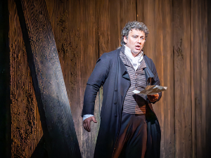  Умбертo Ђорданo: Андре Шеније