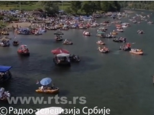 Тропски викенд на рекама