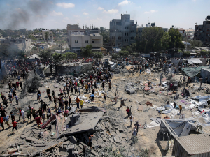 У фокусу преговори о прекиду ватре; масовни израелски напади у централној Гази