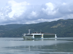 Дунавом кроз Ђердапску клисуру сваке године путује све више страних туриста