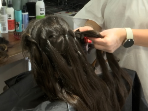  Два дечака из Лознице и један из РС донирали косу за децу оболелу од рака