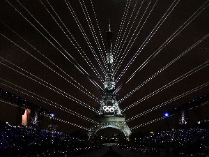Пламен изнад "Града светлости" и историјски дефиле Сеном – отворене Игре у Паризу