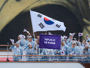 Тим Јужне Кореје представљен као Северна Кореја на отварању ОИ, МОК се извинио