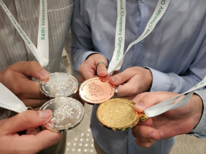 Четири медаље за младе српске хемичаре на олимпијади у Саудијској Арабији 