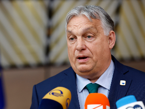 Орбан допутовао у Москву, његов портпарол каже да у "мировној мисији"