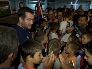 Крагујевац: Комшијска добродошлица златном селектору делфина