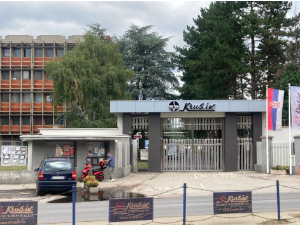 Експлозија у "Крушику", лакше повређено петоро људи