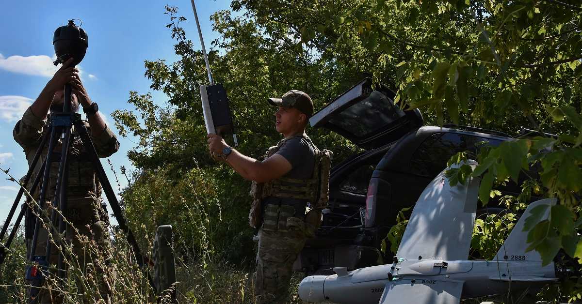 Кијев: Погођена подморница "Ростов на Дону"; Москва: Уништени страни плаћеници и складиште горива