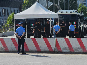 Зграде српских институција на северу КиМ и даље блокиране; Српска листа: Тражили смо хитну реакцију међународних представника и веће присуство Кфора