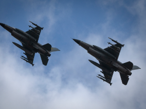 Сирски: Са Ф-16 оборићемо више руских авиона и ракета; Државна дума: Амерички ловци тест за ПВО Русије