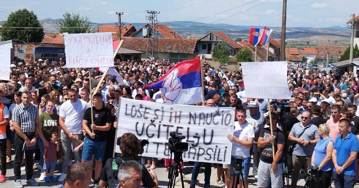 Миран протест у Пасјану због хапшења Срба, апел међународној заједници да спречи неправду