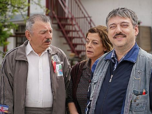 Пси лају ветар носи 2, 2-11