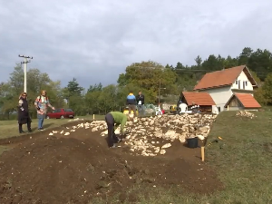 Копали темељ за цркву пронашли праисторијску хумку