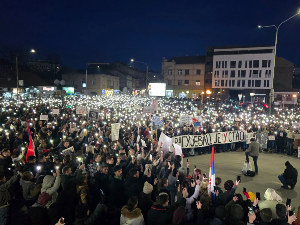 Студенти на протесту испред БИА у Новом Саду, шетња и блокада у Крагујевцу код Заставиног солитера