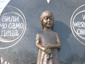 Девојчица у Божјем загрљају