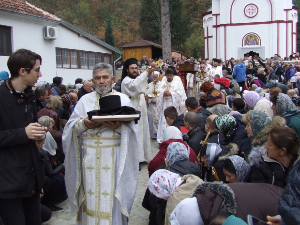 У манастиру Тумане пресвучене мошти Светог Зосима, патријарх Порфирије служио литургију