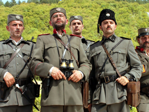 Равна гора, 8-10