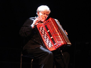 Век хармонике – Полин Оливерос