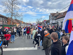 Студенти у шетњи од Београда до Новог Сада - колона стигла до Батајнице