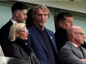 Нови проблеми за Јунајтед - дугови се гомилају, Ретклиф спремио око 200 отказа