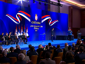 Вучић уручује одликовања поводом Дана државности (РТС 1, 12.00)