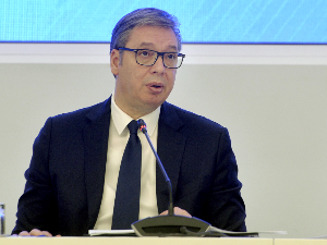 Вучић: Немам право било кога да називам имбецилом, извињавам се грађанима Србије и новинарима РТС-а 