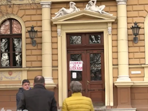 Ученици, родитељи и наставници Јовине гимназије траже смену директора