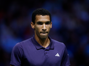 Оже-Алијасим први финалиста мастерса у Паризу