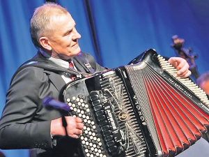 Искорак у вечност, колаж