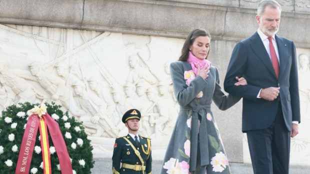 Модна дипломатија краљице Летисије 