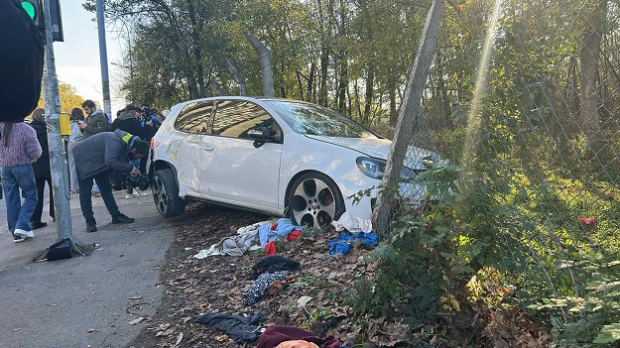 Несрећа на Бањици – аутомобил улетео у групу уличних продаваца