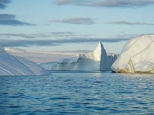  Невидљиви таласи висине небодера топе глечере Гренланда