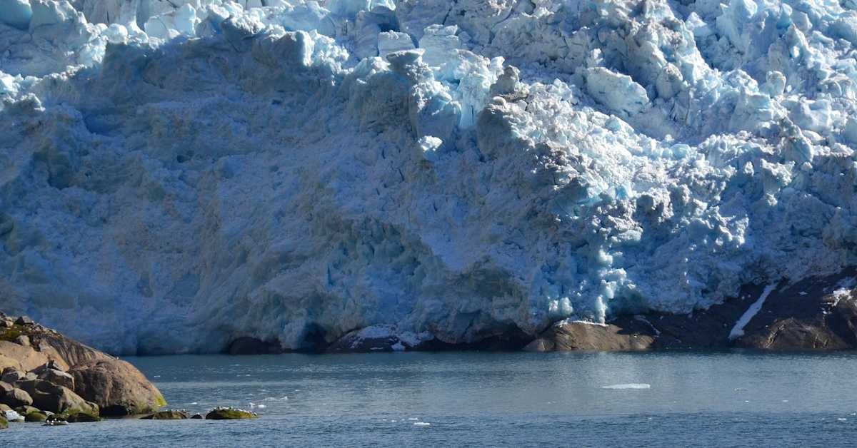  Невидљиви таласи висине небодера топе глечере Гренланда