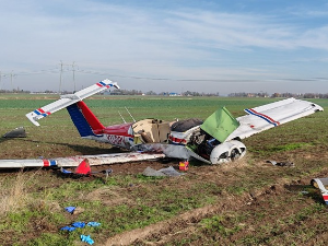 У стабилном стању пилот повређен приликом пада спортског авиона, наставља се увиђај код Суботице