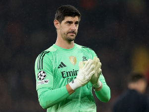 Тибо Куртоа пропушта меч против Олимпијакоса у Лиги шампиона