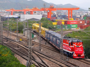 Воз ударио раднике који су одржавали пругу у Кини, 11 људи погинуло