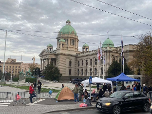 Мирно после ноћашњих инцидената код Скупштине, саобраћај нормализован