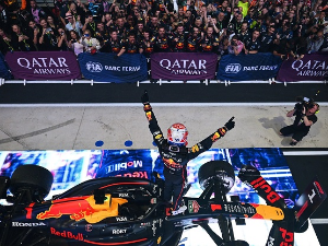 Ферстапен најбржи у Катару, спрема се борба за титулу на последњој трци