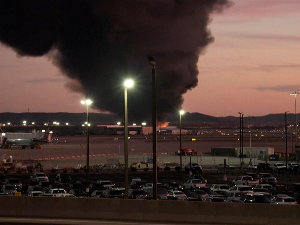 Срушио се карго авион у Кентакију – најмање седам особа погинуло, страхује се да има још жртава