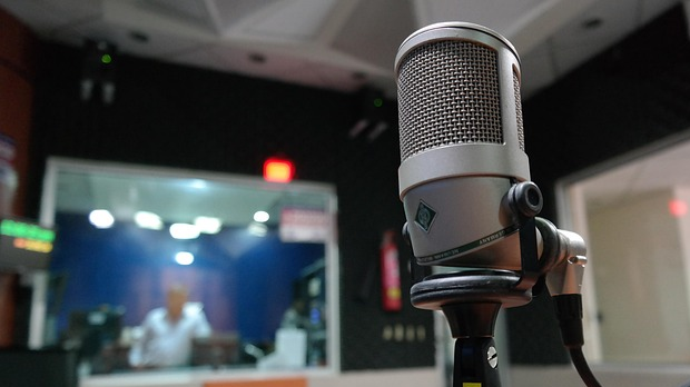 Ево ме против ево сам