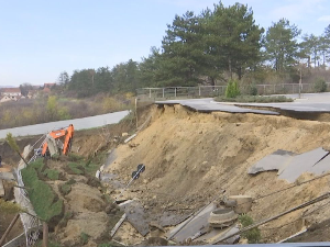 Почела санација штете настале услед обрушавања потпорног зида у Крагујевцу