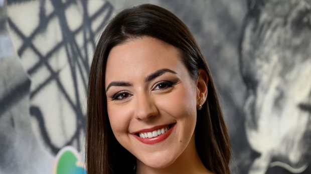 Језик и идентитет