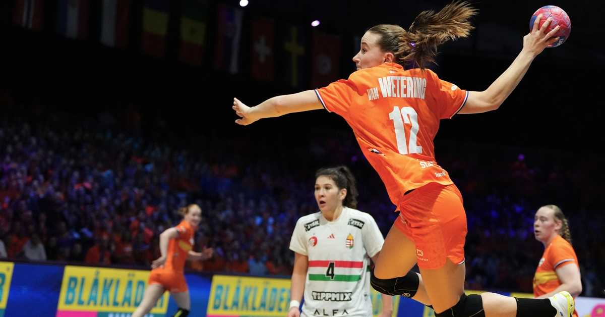 Рукометашице Холандије уз домаћи терен отписале Мађарице и стигле до полуфинала Светског првенства